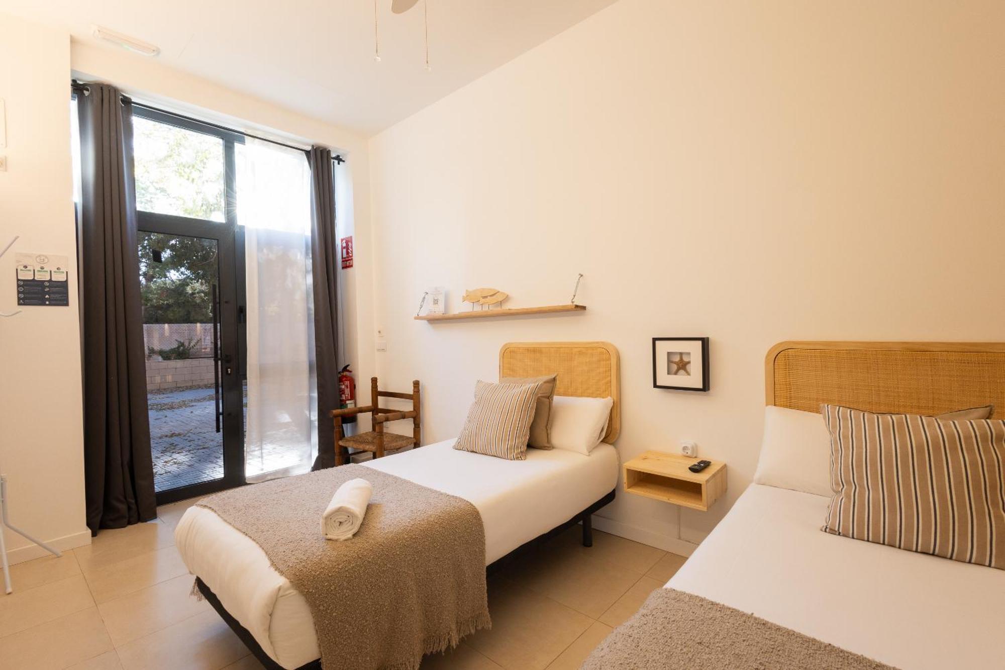 Florit Flats - The Pitiusas Rooms Valencia Buitenkant foto